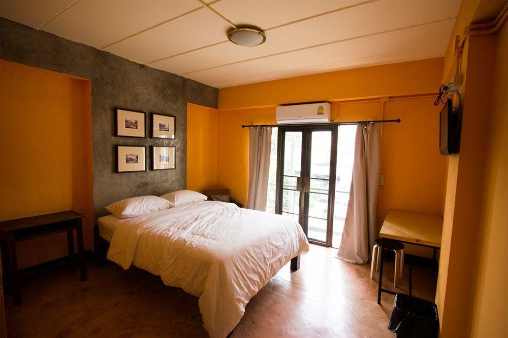 Isleep Guesthouse Chiang Mai Bagian luar foto