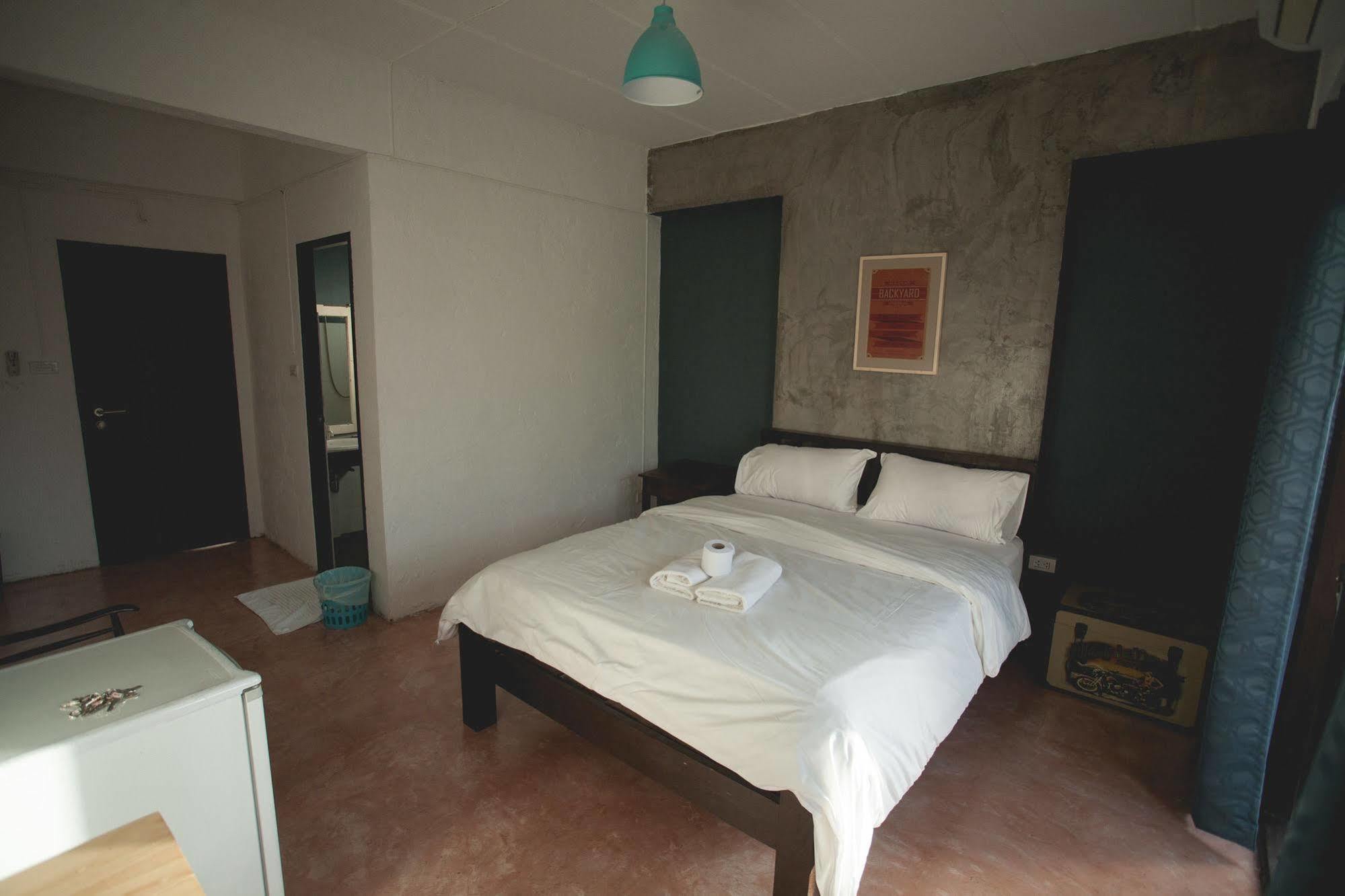 Isleep Guesthouse Chiang Mai Bagian luar foto