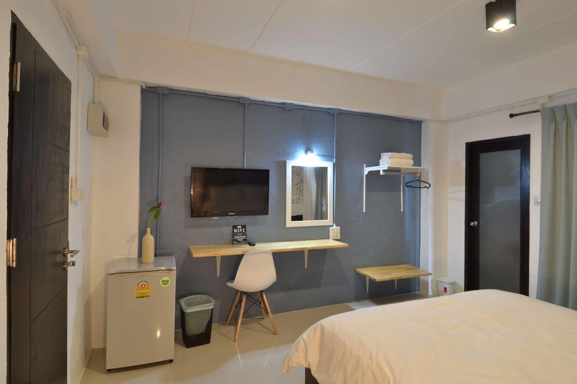 Isleep Guesthouse Chiang Mai Bagian luar foto