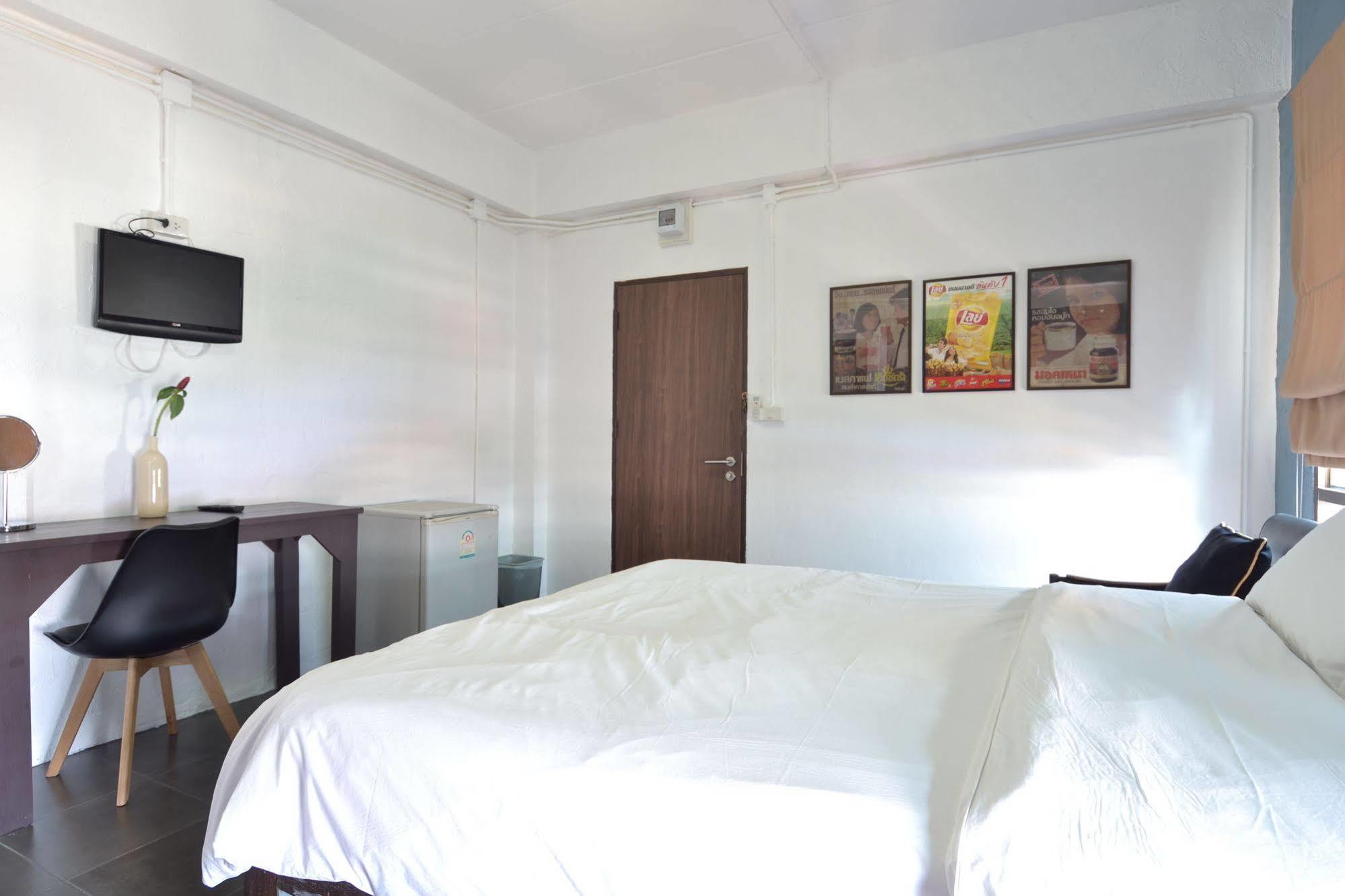 Isleep Guesthouse Chiang Mai Bagian luar foto